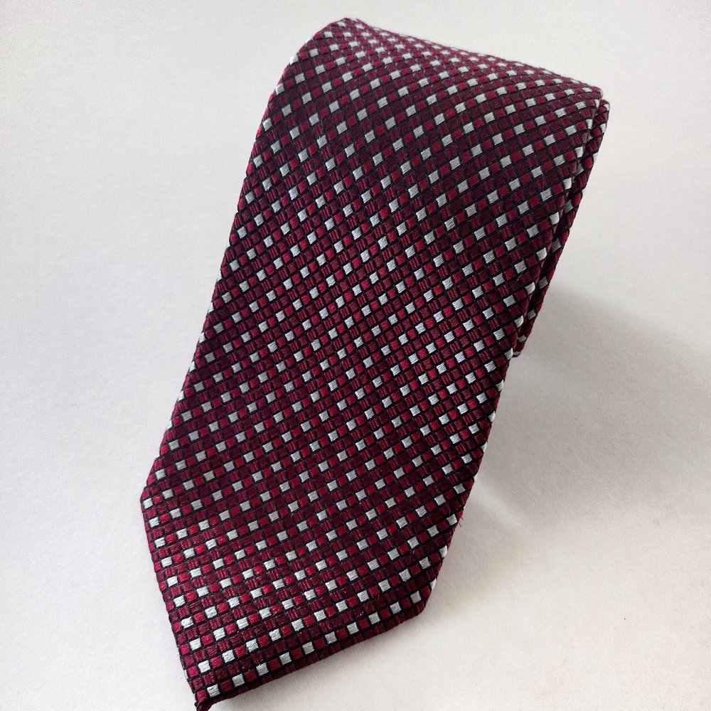 Geoffrey Beene Red and White Mini Grid Check Woven Silk Tie 3.25 x 60